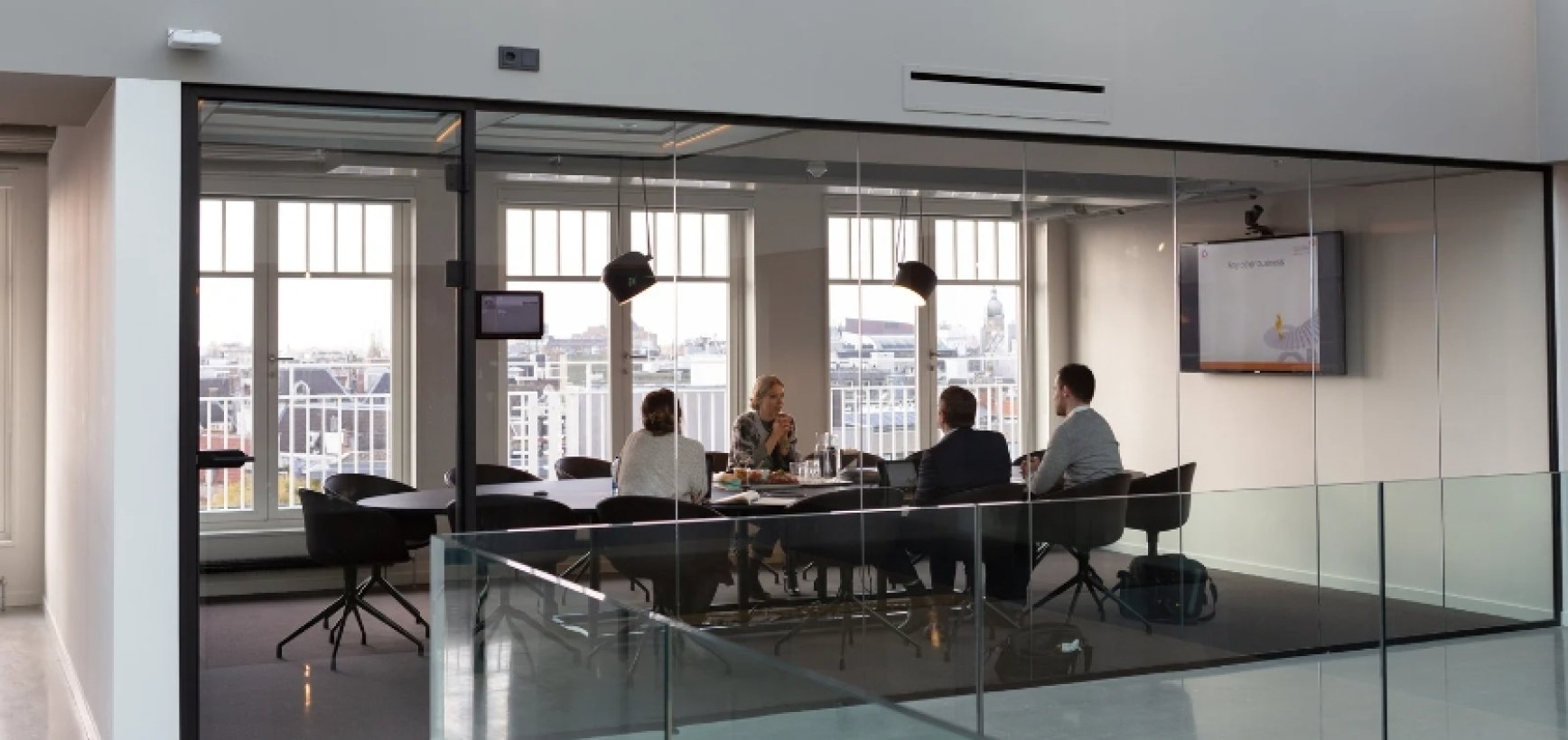 Šalies gyventojai nėra nusiteikę prieš darbą su žmonėmis