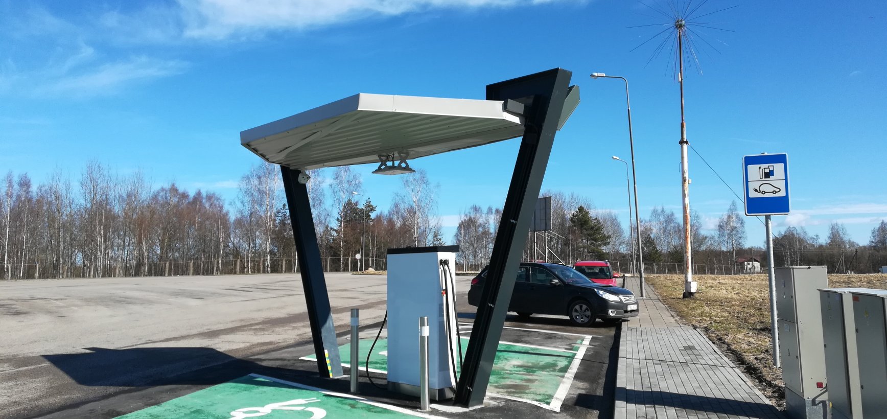 Ekologiškam transportui – dar daugiau įkrovimo prieigų