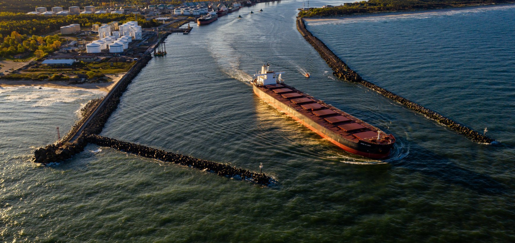 Klaipėdos uoste pradedama bangolaužių rekonstrukcija