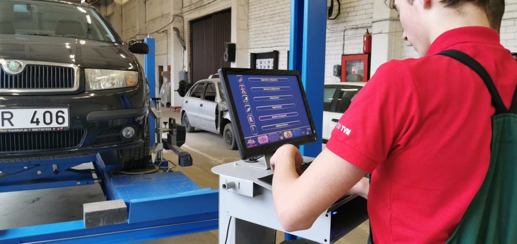 Autoserviso direktorius: „Šiais laikais būti „garažiniu“ automechaniku nebeužtenka net ir regione“