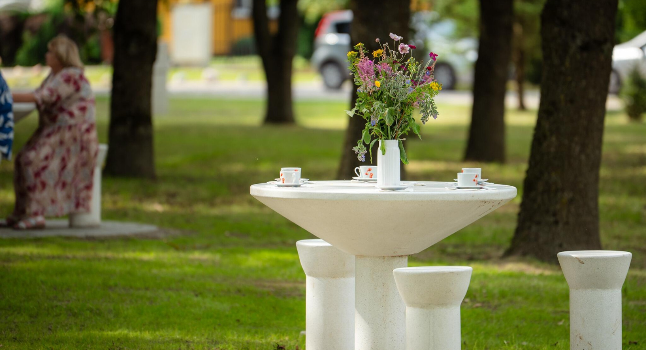 99db1a57d931620bd4754553b0ec9be17777c6562f601c5990c1afeb1785e725